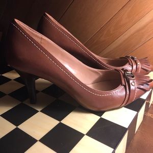 Etienne Aigner Pumps NWOT